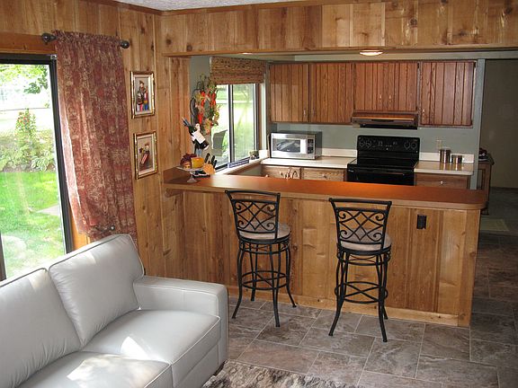 2nd image of 6208 Center St Unit 6208