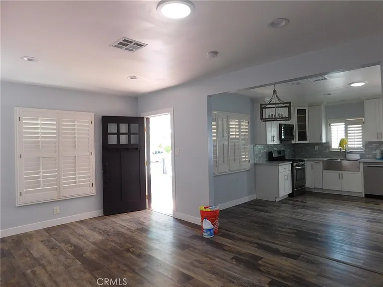 10414 Dorothy Ave — Photo 6