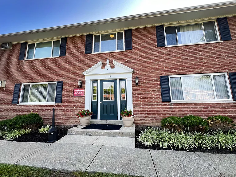 Sharondale Woods Apartments — Photo 1
