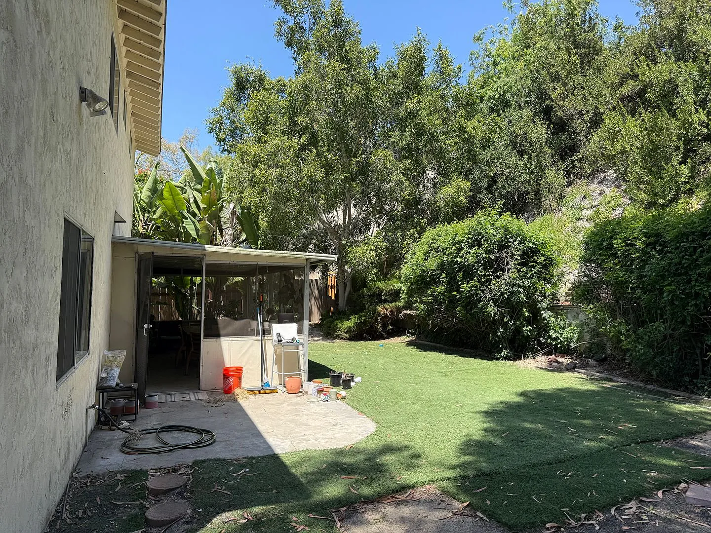 5 bed 2.5 bath on New Mills! — Photo 3
