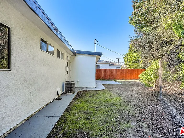 5350 S Slauson Ave — Photo 28