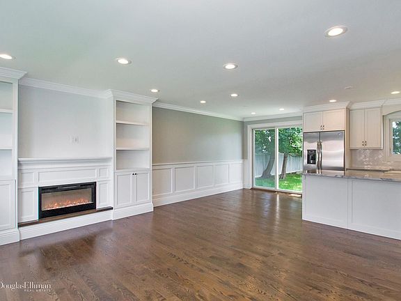 4th image of 9 Nassau Ave