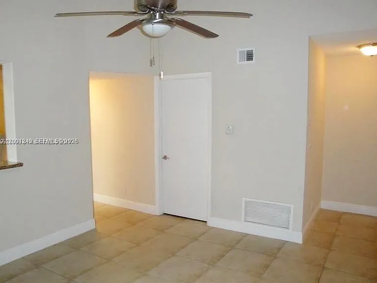 5760 Rock Island Rd #340 — Photo 6