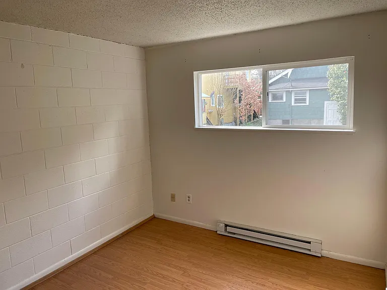 1409 SE Mall St #5 — Photo 8