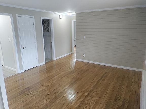 5th image of 15 Ketcham Pl