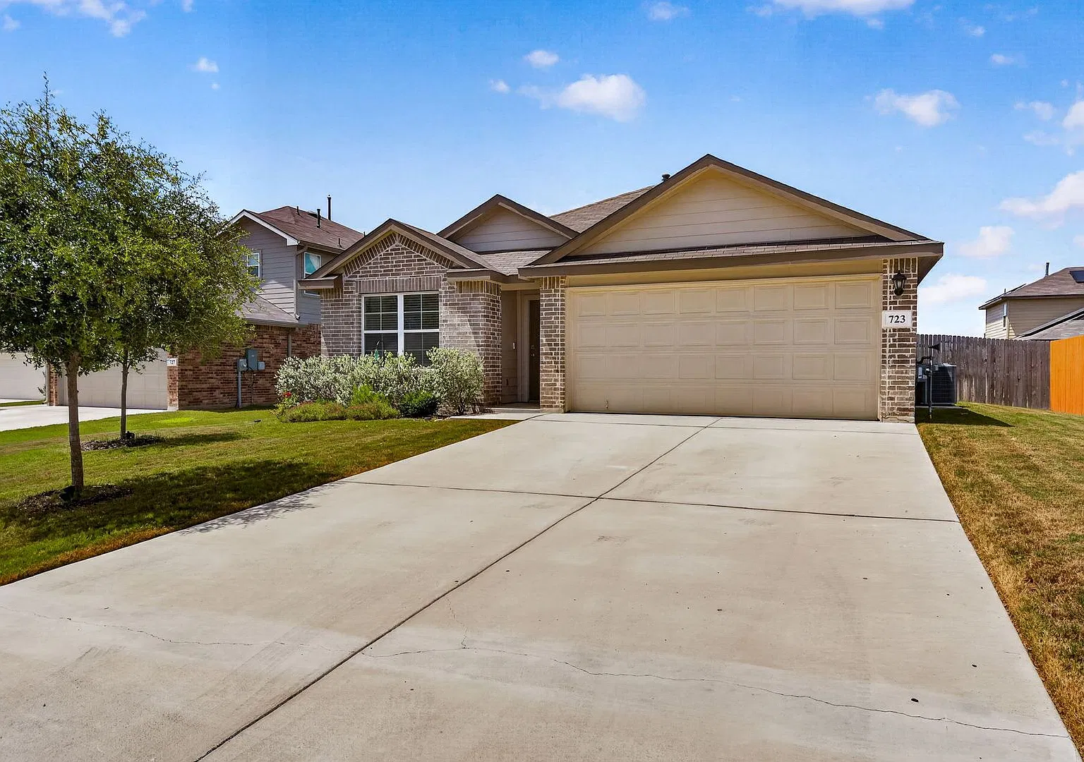 Beautiful 4-Bedroom Home in Steel Creek - Realtor Commission: $500 — Photo 2