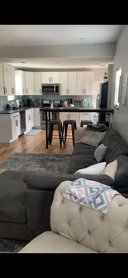 546 Southern Ave photo 1
