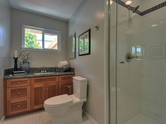 2nd image of 383 Ferne Ave