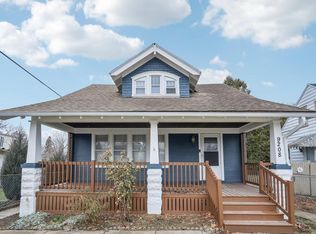 9208 W Swan Cir, Milwaukee, WI 53225