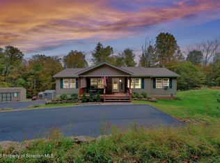 88 Sterling Gardens Dr, Moscow, PA 18444