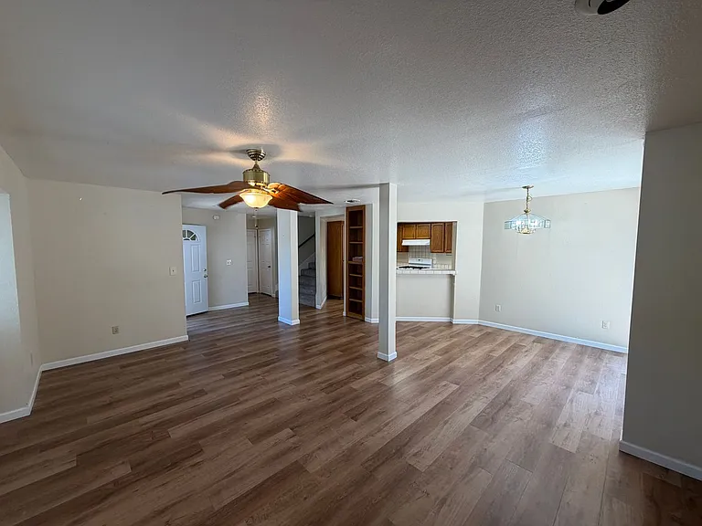 8801 Mohamed Cir — Photo 5