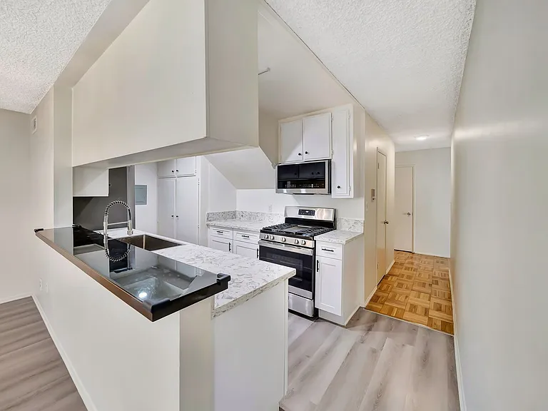 10634 Holman Ave #3-2 — Photo 19