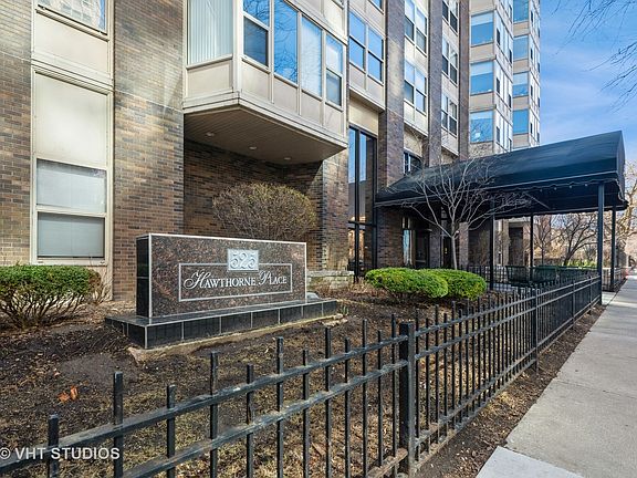 3rd image of 525 W Hawthorne Pl APT 2607