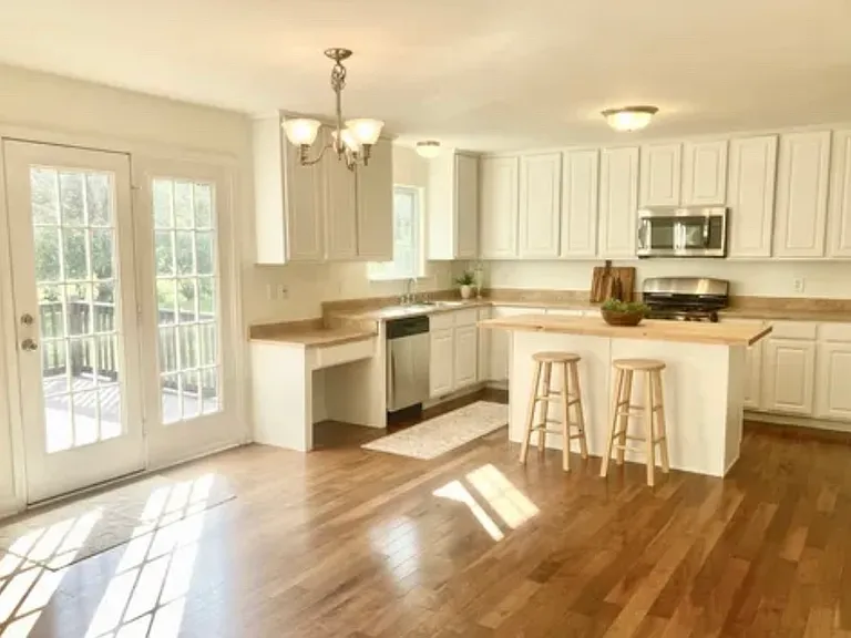 983 Acadia Ct — Photo 6