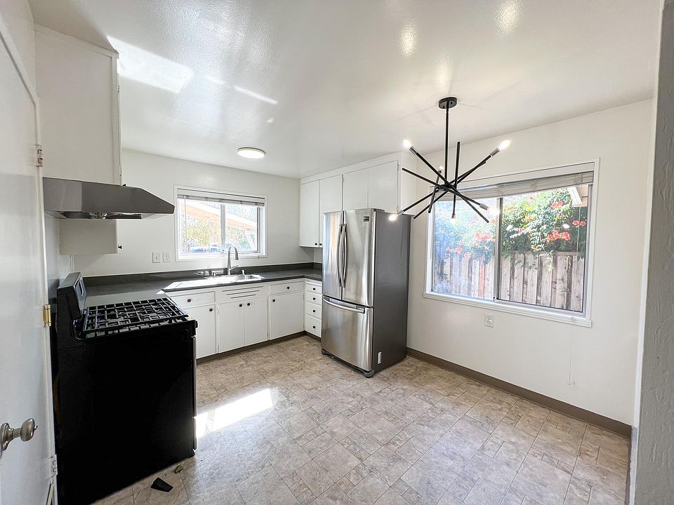 1st image of 927 Rose Ave