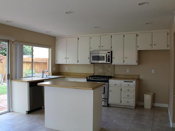 4th image of 1923 Willow Tree Ct