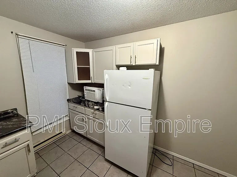 609 S Spring Ave #2 — Photo 3