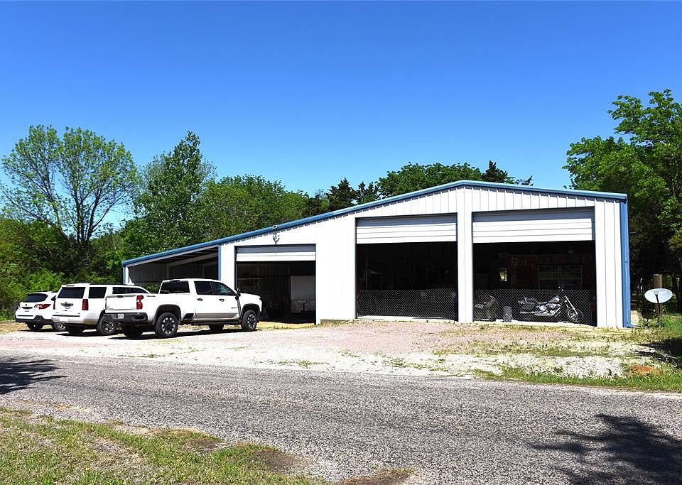 1st image of 463 Dover Dr