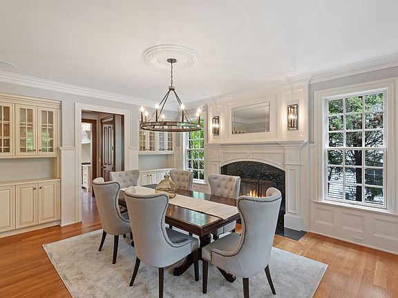 4th image of 431 Pamela Cir