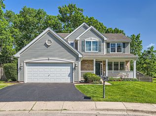 7 Forest Cove Ct, Streamwood, IL 60107