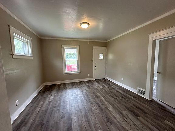 5th image of 1921 Falls St #2