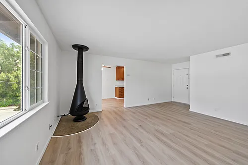 20459 John Dr Photo 1