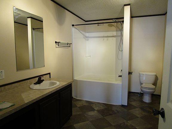 5th image of 16034 Windsor Ln