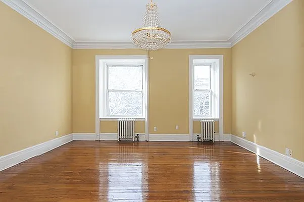 Rented by Perry Associates NYC Inc | media 33