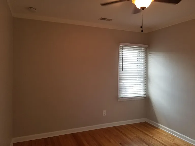 324 E 3rd St #3 — Photo 10