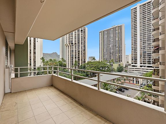 3rd image of 2533 Ala Wai Blvd APT 702
