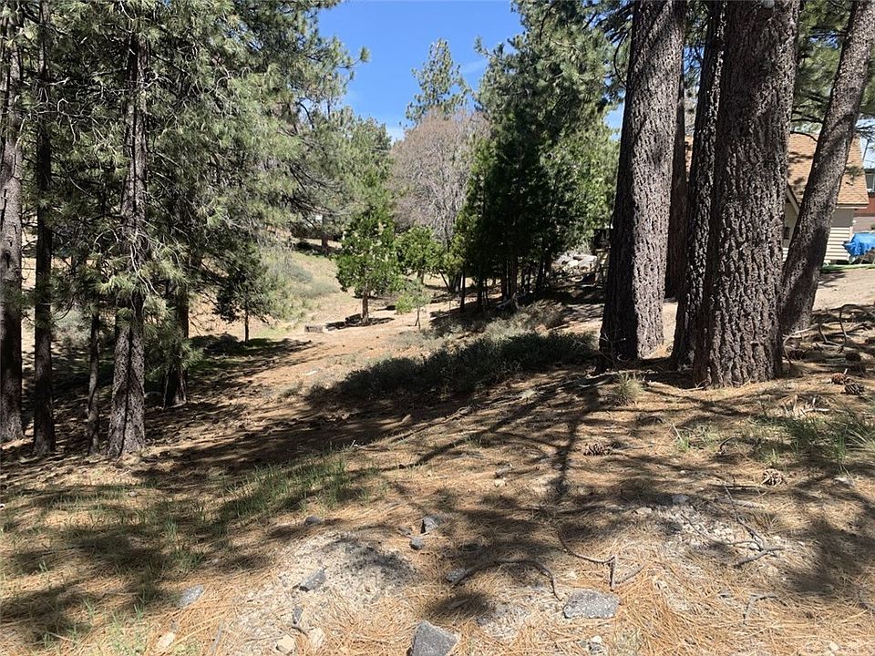 2nd image of 646 Dahlia Dr