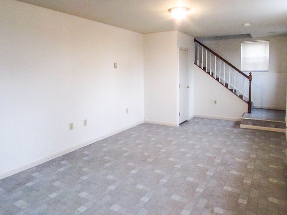 3228MainSt,ConestogaG_Kitchen_06122014
