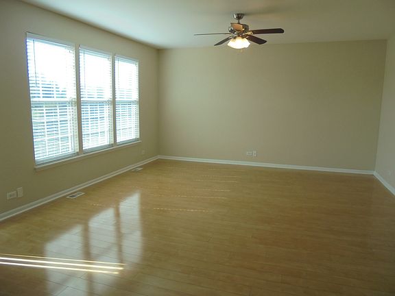 4th image of 4890 Highwood Ln