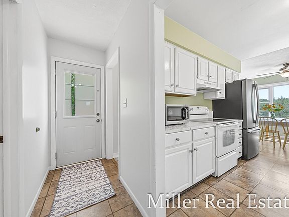 3rd image of 4600 Butler Rd
