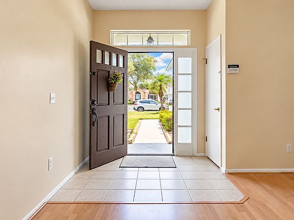 4th image of 2214 Newt St