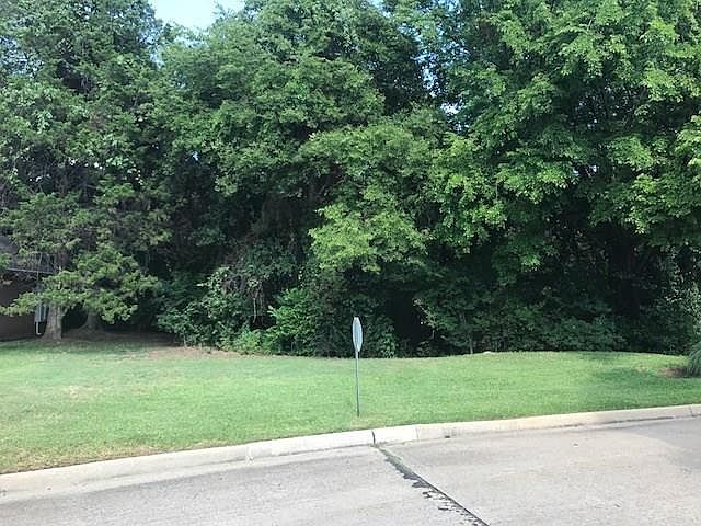 2nd image of 2601 Hidden Ridge Dr