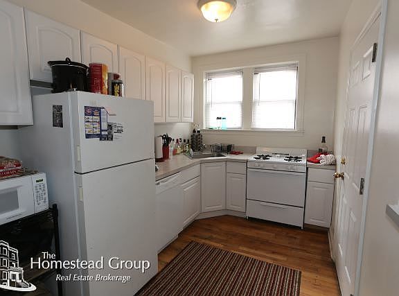 3rd image of 3817 N Greenview Ave #3EAST