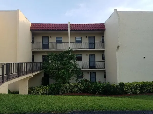 2050 Oleander Boulevard #7-206, Fort Pierce, FL 34950