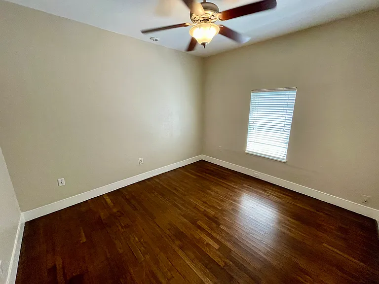 3820 W 5th St — Photo 7