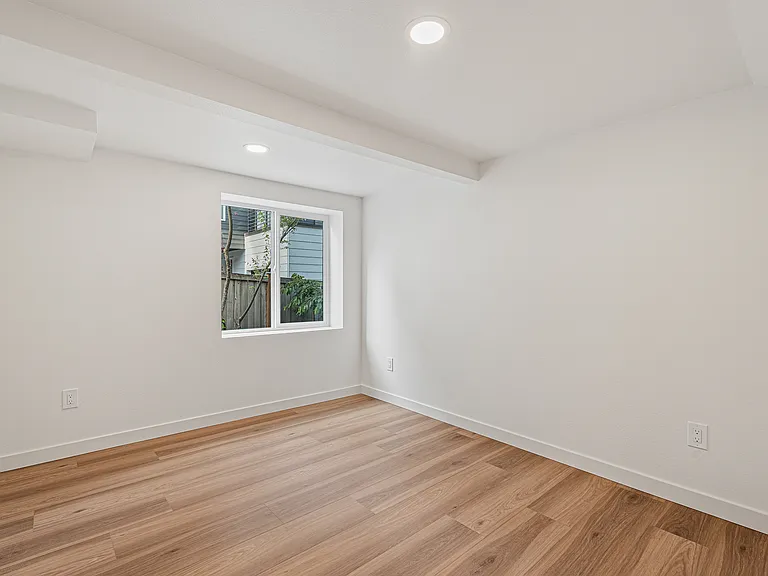 14325 Phinney Ave N #2 — Photo 11