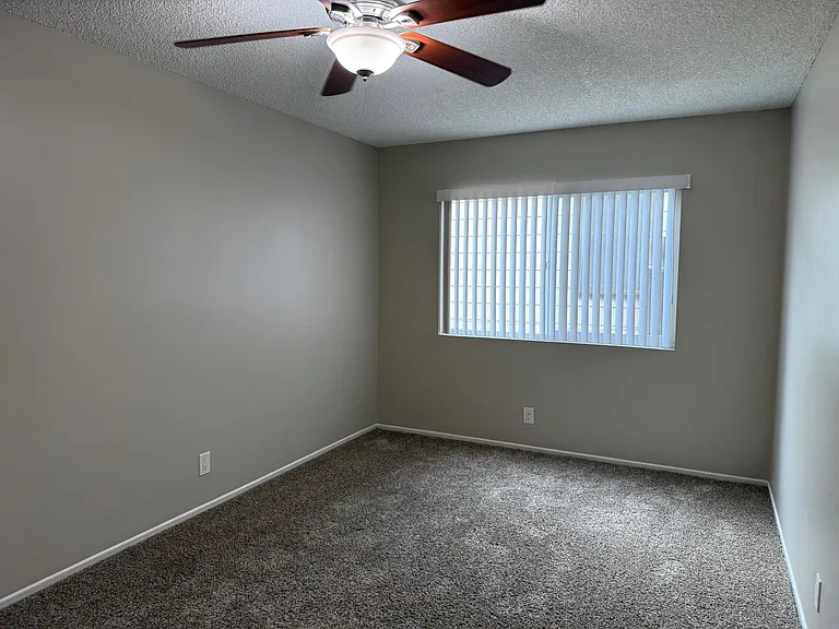 325 E Amerige Ave #A — Photo 42