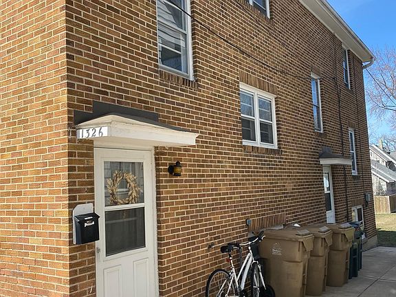 1326 Private entrance