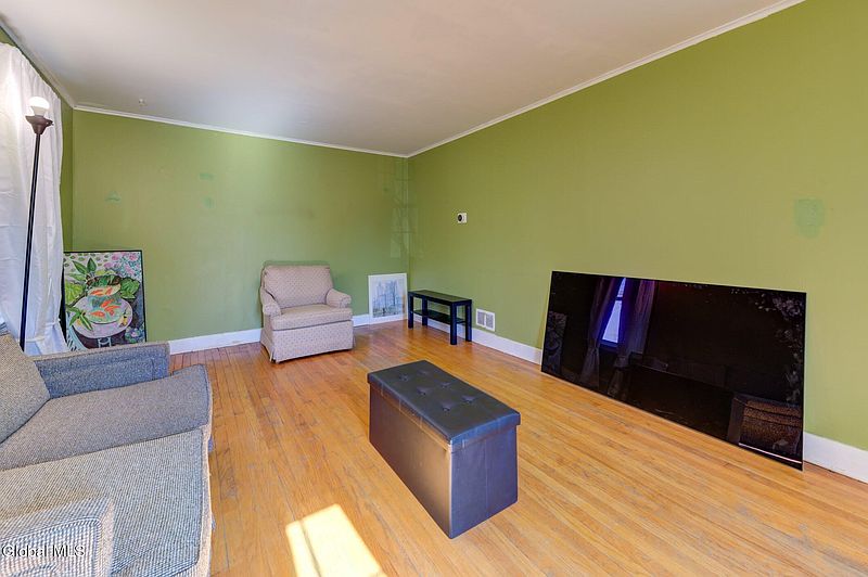 4th image of 36 Victor Street