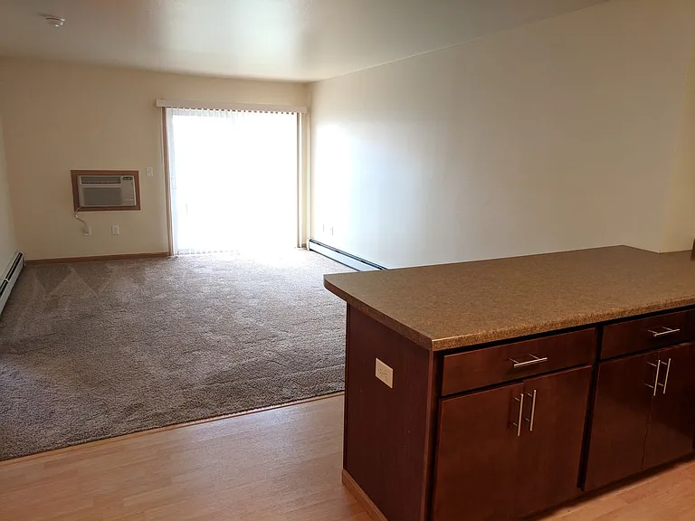 West Lake III Apartments — Photo 31