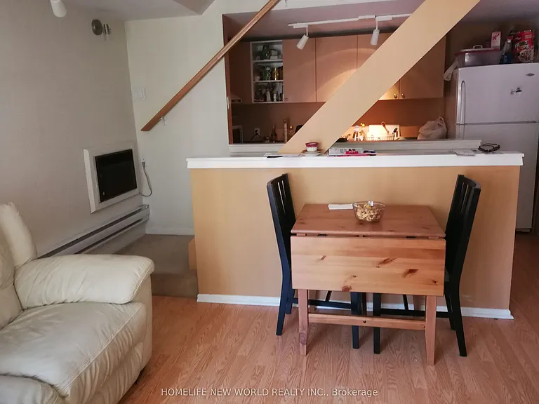 325 Jarvis St #33 — Photo 8