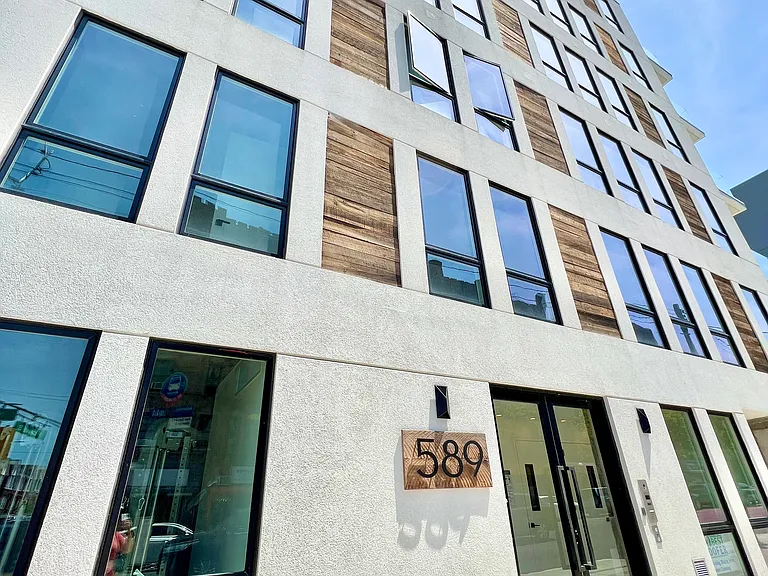589 E New York Ave #2A — Photo 15