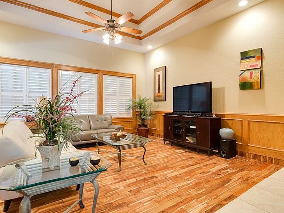 2nd image of 329 Kiwi St