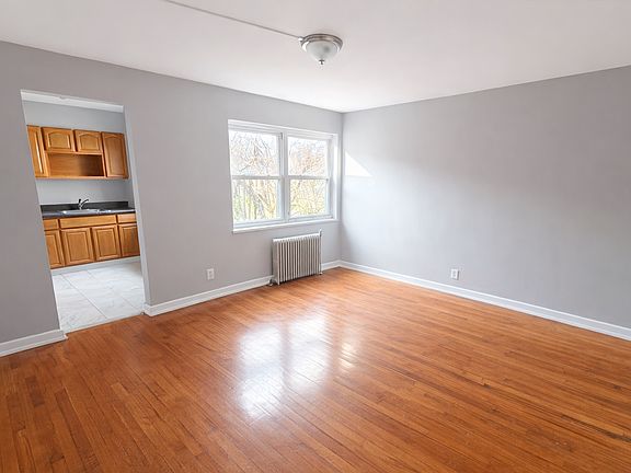 2nd image of 85 Littleton Ave #2