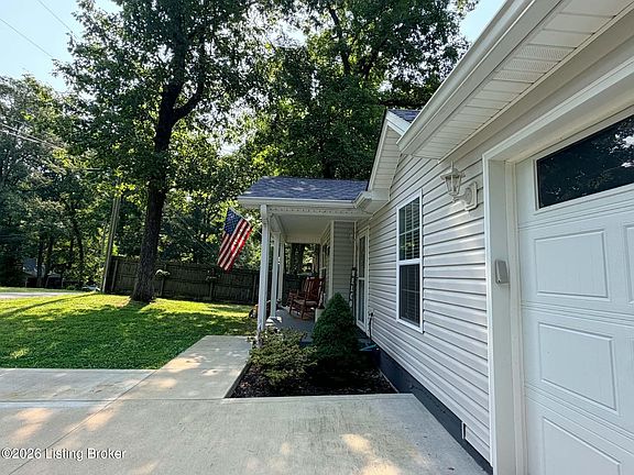 5th image of 207 Woods Rd