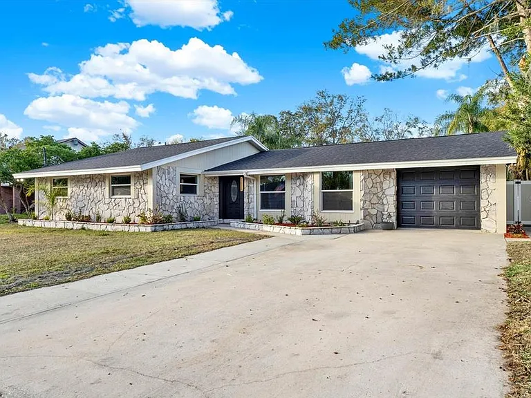 18803 Tracer Dr — Photo 3
